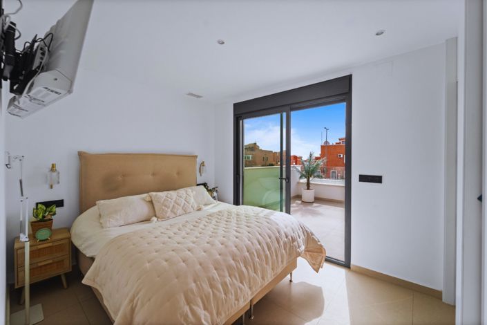 Image No.23-3 Bed Villa for sale