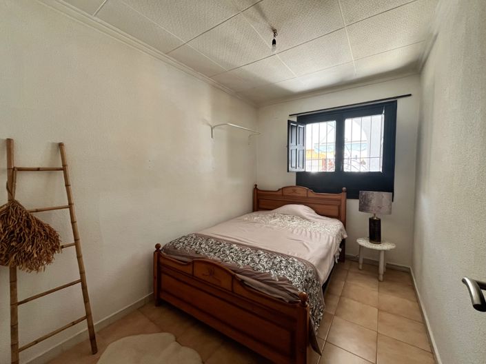 Image No.8-2 Bed Townhouse for sale