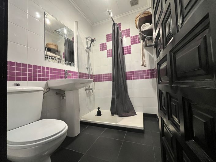 Image No.9-2 Bed Townhouse for sale