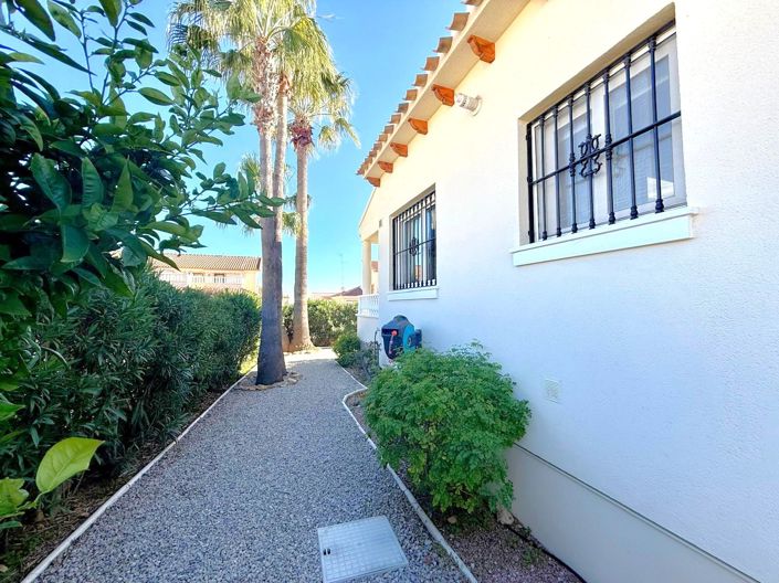 Image No.3-Villa de 3 chambres à vendre à Orihuela Costa