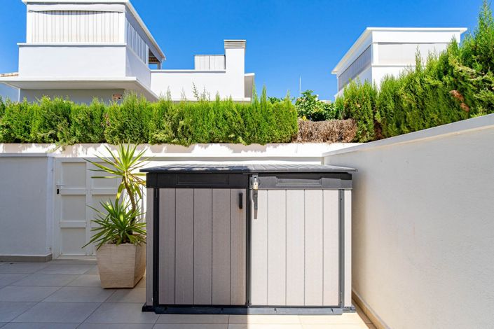 Image No.19-3 Bed Townhouse for sale