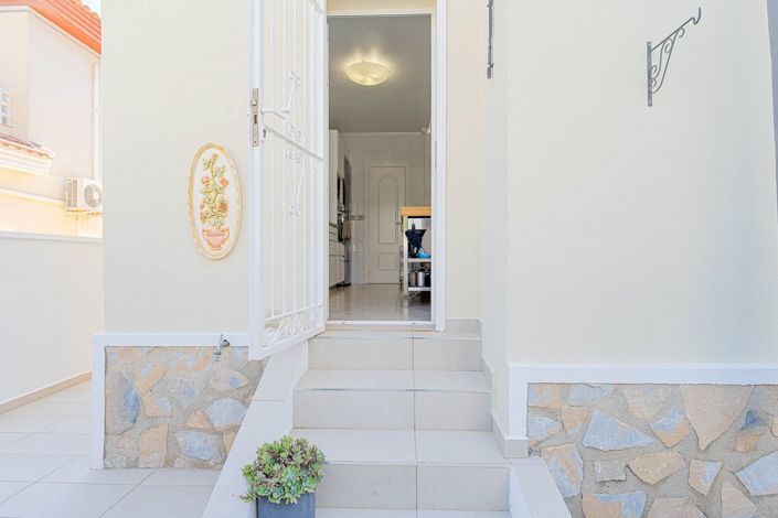 Image No.24-3 Bed Townhouse for sale