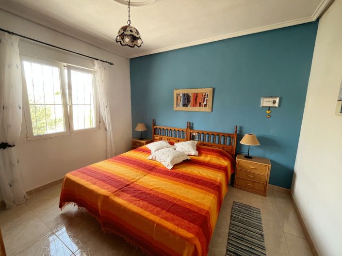 Image No.12-6 Bed Villa for sale