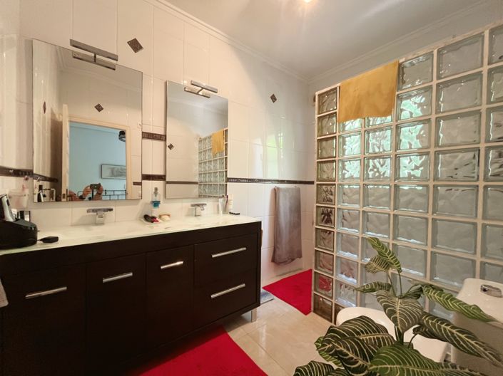 Image No.16-6 Bed Villa for sale