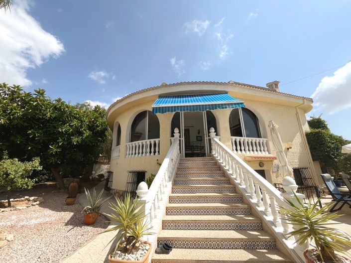 Image No.2-6 Bed Villa for sale