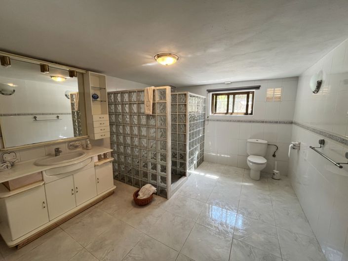 Image No.26-6 Bed Villa for sale