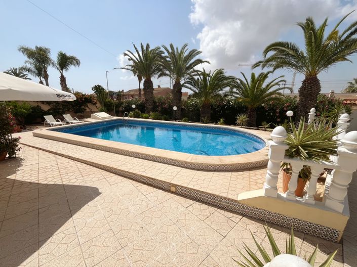 Image No.37-6 Bed Villa for sale