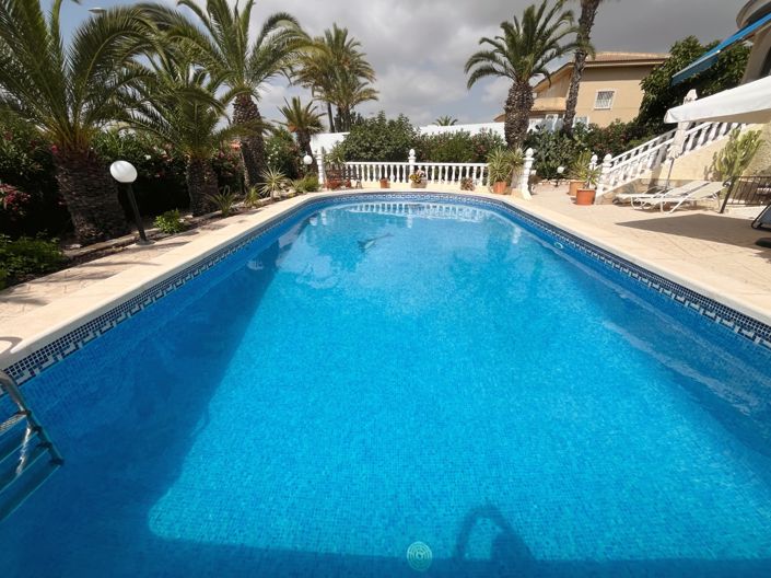 Image No.38-6 Bed Villa for sale