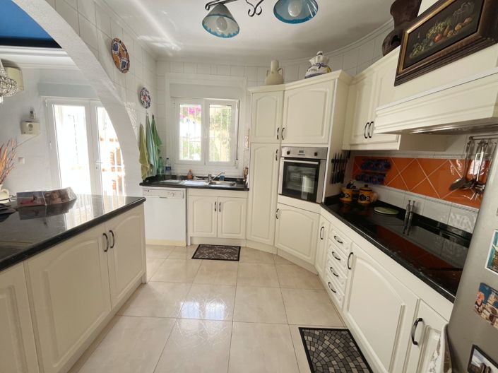 Image No.9-6 Bed Villa for sale