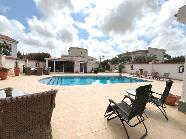 Image No.3-Villa de 4 chambres à vendre à Ciudad Quesada