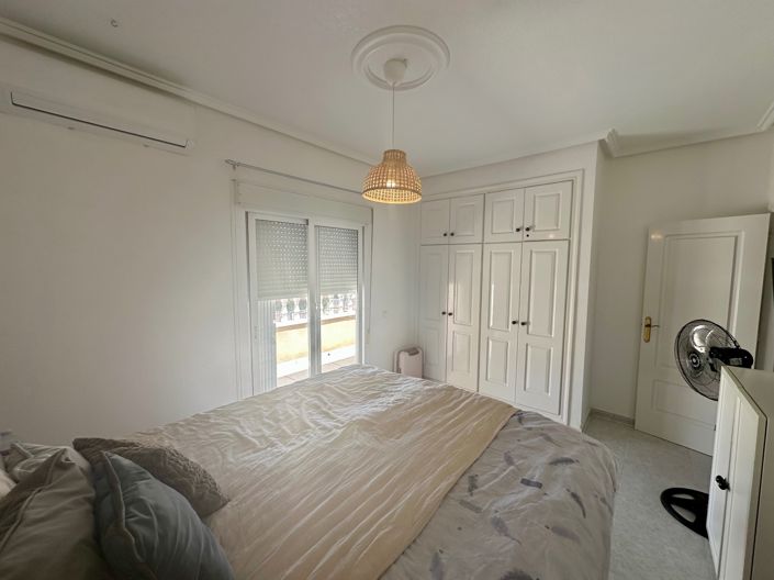 Image No.8-2 Bed Townhouse for sale