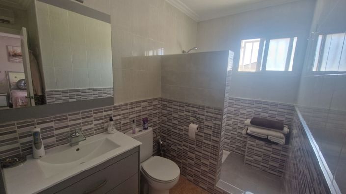 Image No.13-3 Bed Villa for sale