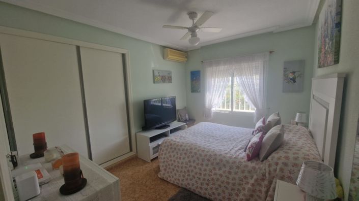 Image No.14-3 Bed Villa for sale