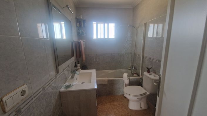Image No.15-3 Bed Villa for sale