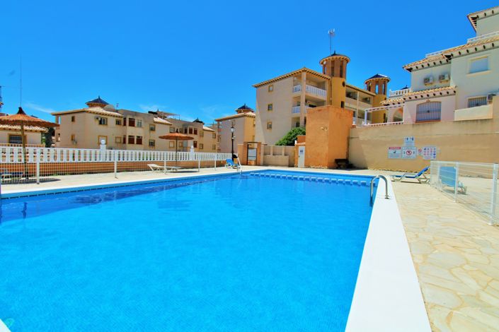 Image No.2-Maison de ville de 2 chambres à vendre à Cabo Roig