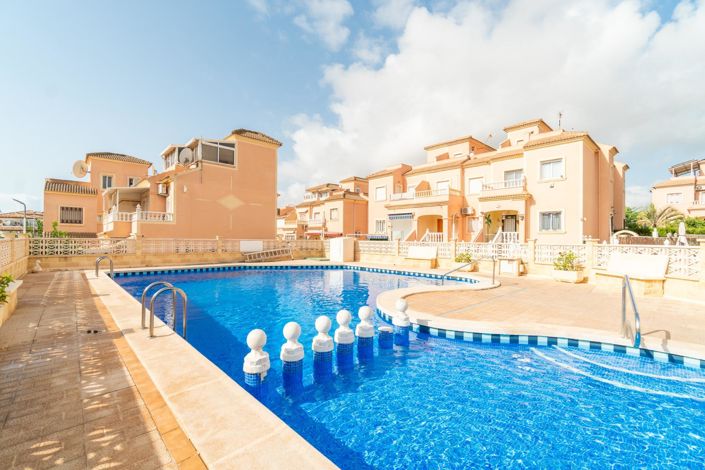 Image No.2-3 Bed Villa for sale