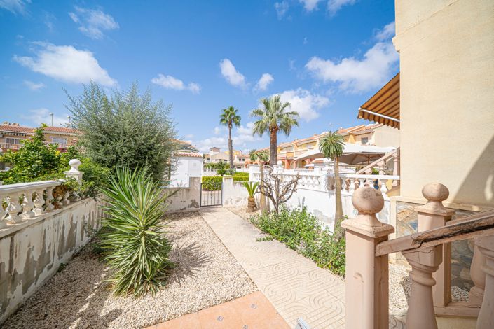 Image No.31-3 Bed Townhouse for sale