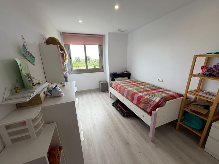 Image No.25-3 Bed Apartment for sale