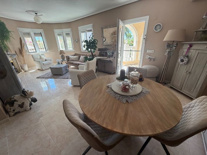 Image No.18-3 Bed Villa for sale