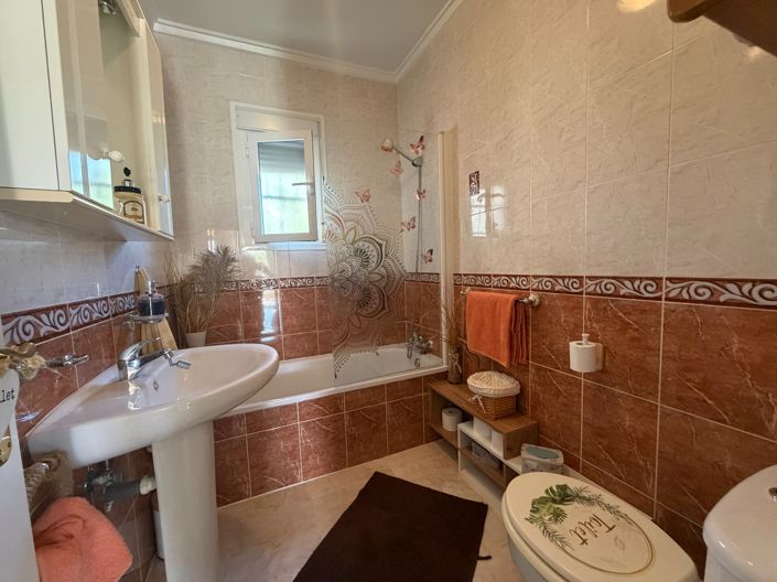 Image No.27-3 Bed Villa for sale