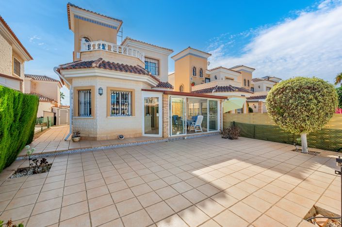 Image No.3-3 Bed Villa for sale