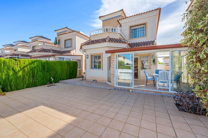 Image No.4-3 Bed Villa for sale