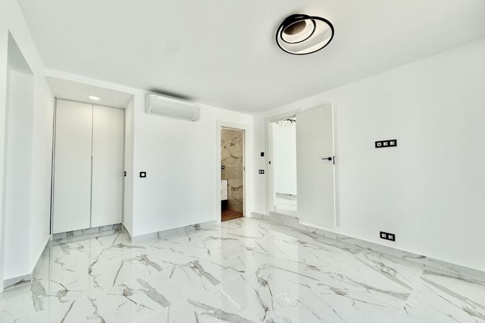 Image No.22-4 Bed Villa for sale