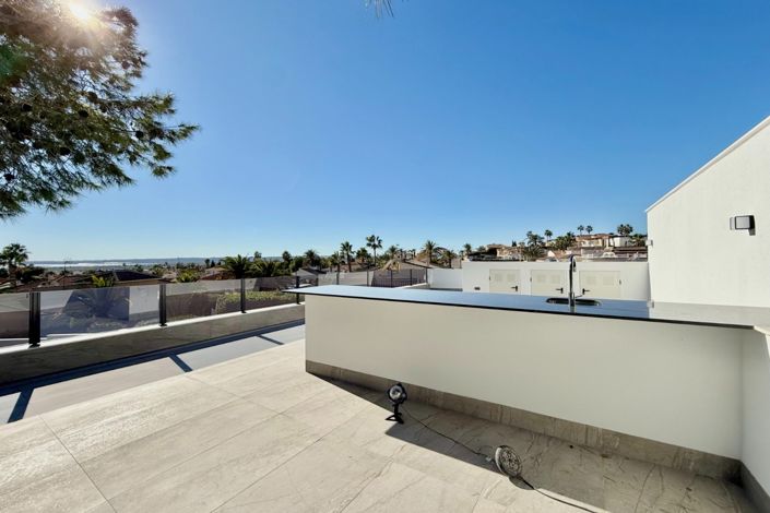 Image No.32-4 Bed Villa for sale