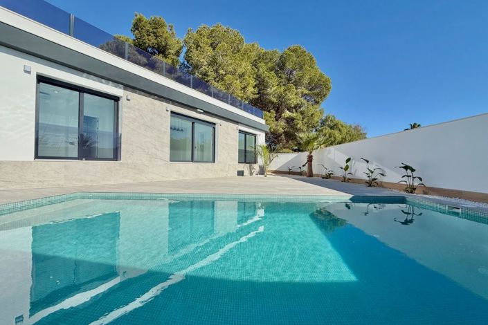 Image No.4-4 Bed Villa for sale