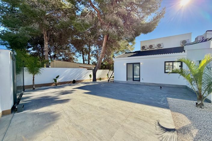 Image No.40-4 Bed Villa for sale