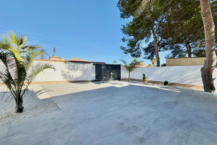 Image No.42-4 Bed Villa for sale