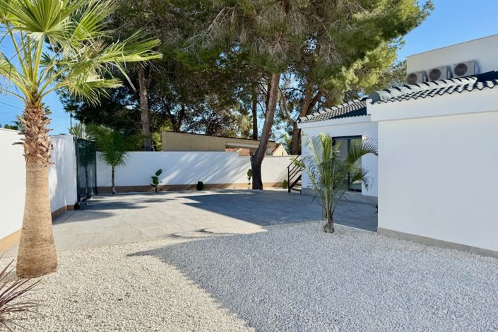 Image No.43-4 Bed Villa for sale