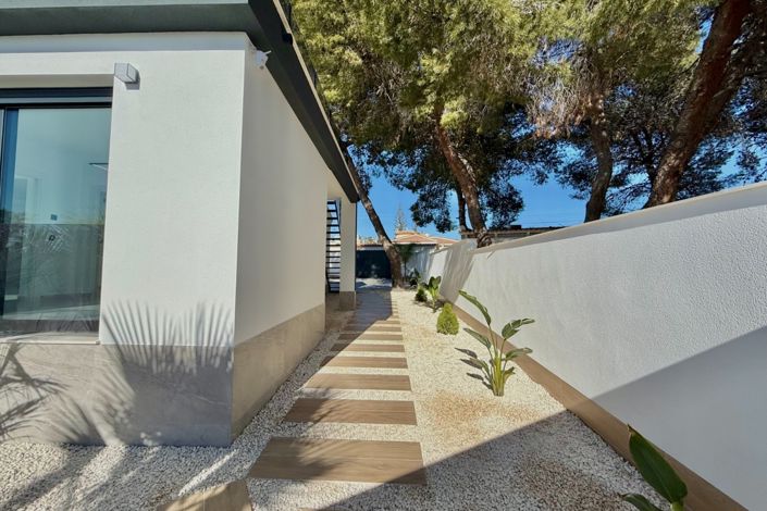 Image No.44-4 Bed Villa for sale