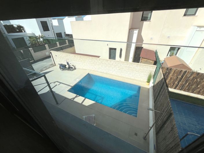 Image No.27-3 Bed Villa for sale