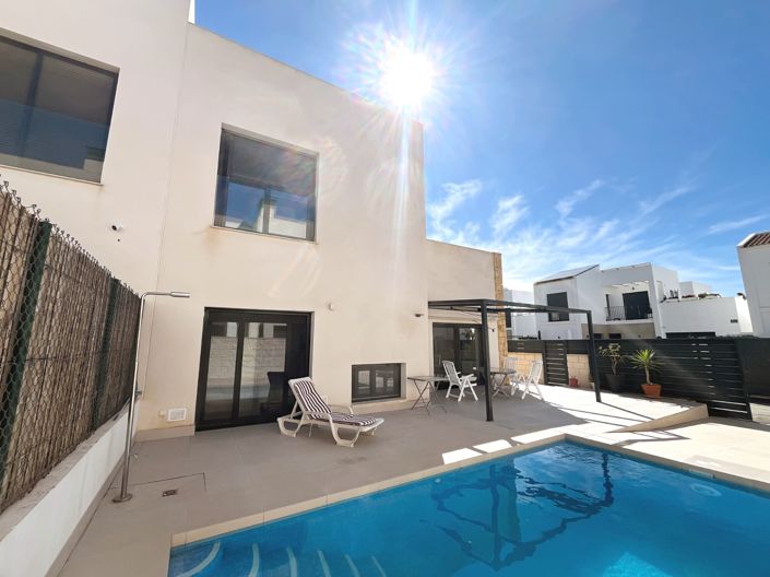 Image No.33-3 Bed Villa for sale