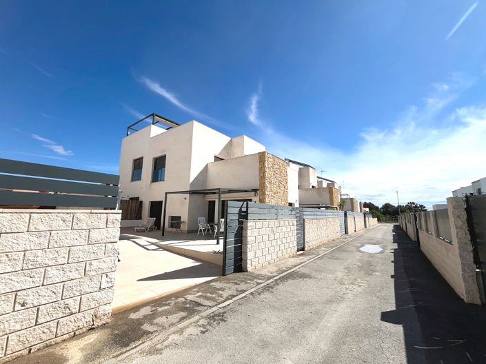 Image No.40-3 Bed Villa for sale