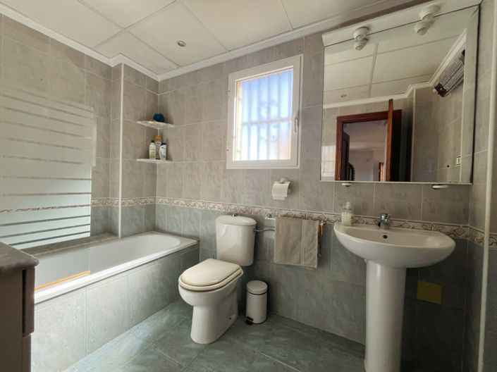 Image No.19-3 Bed Villa for sale