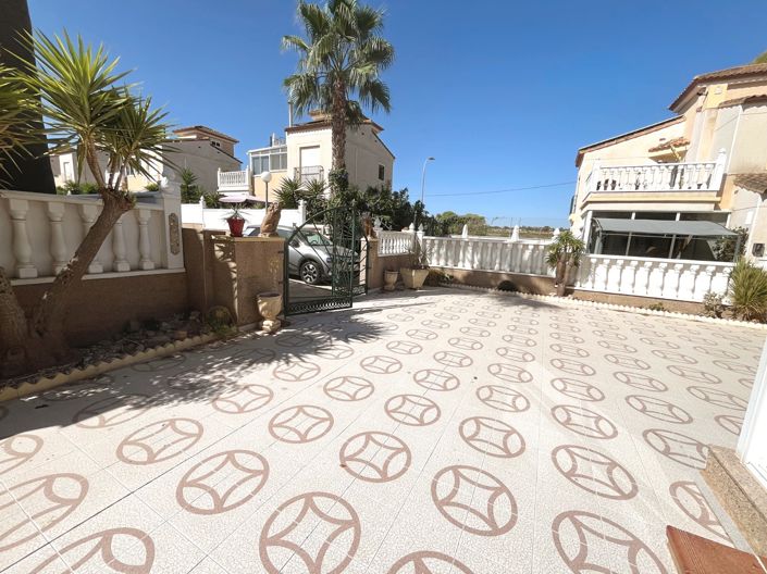 Image No.30-3 Bed Villa for sale