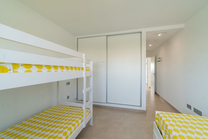 Image No.21-2 Bed Townhouse for sale