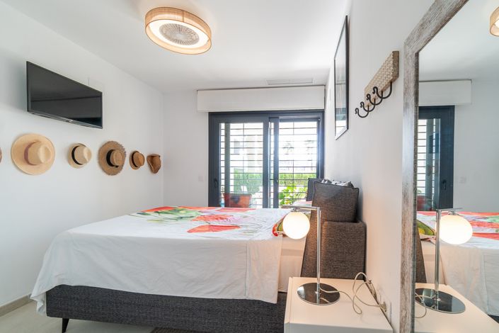 Image No.24-3 Bed Apartment for sale