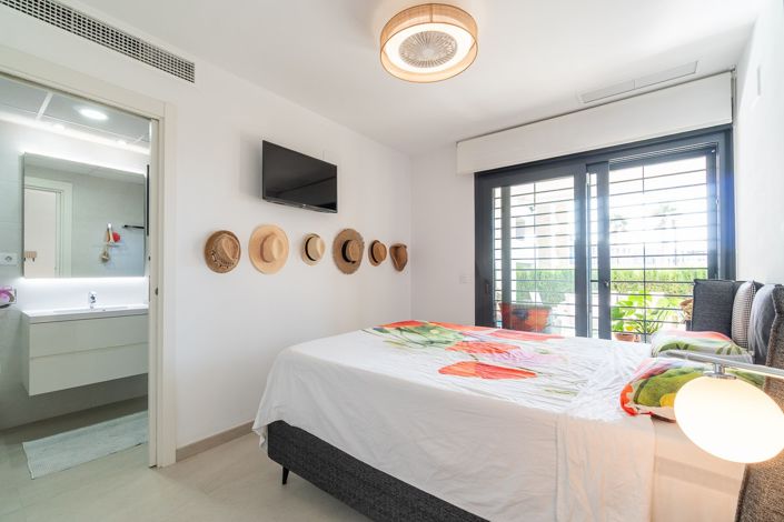 Image No.25-3 Bed Apartment for sale