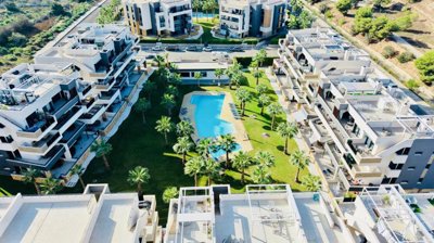1 - Los Altos, Apartment