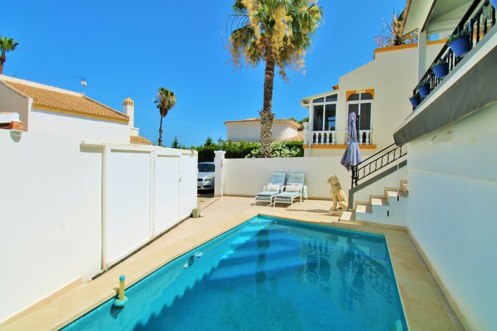 Image No.2-3 Bed Villa for sale