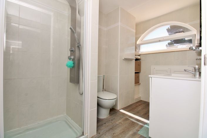 Image No.20-3 Bed Villa for sale