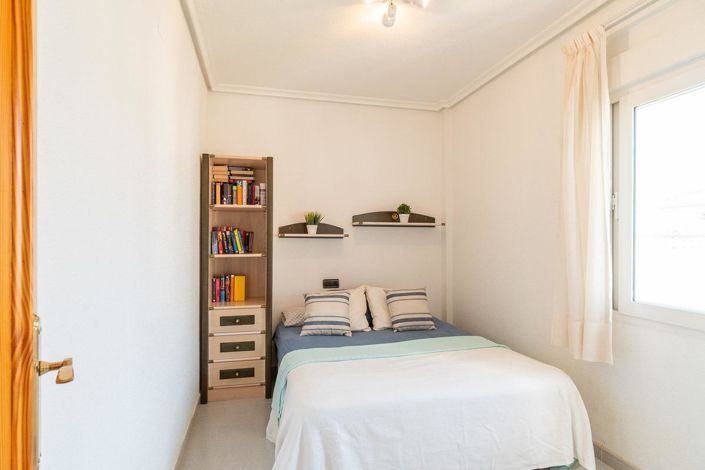 Image No.20-2 Bed Apartment for sale