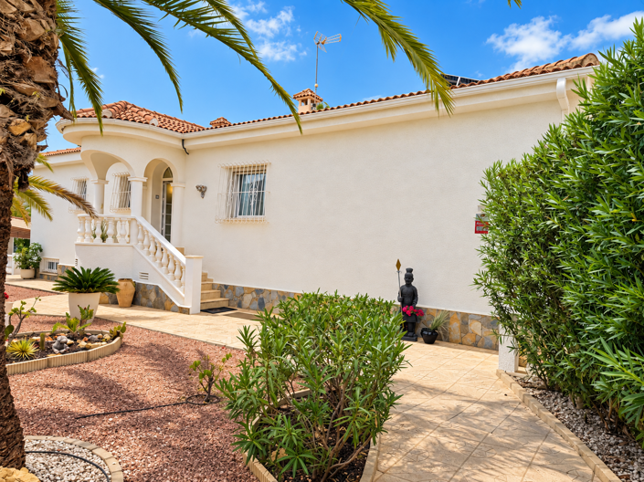 Image No.2-5 Bed Villa for sale