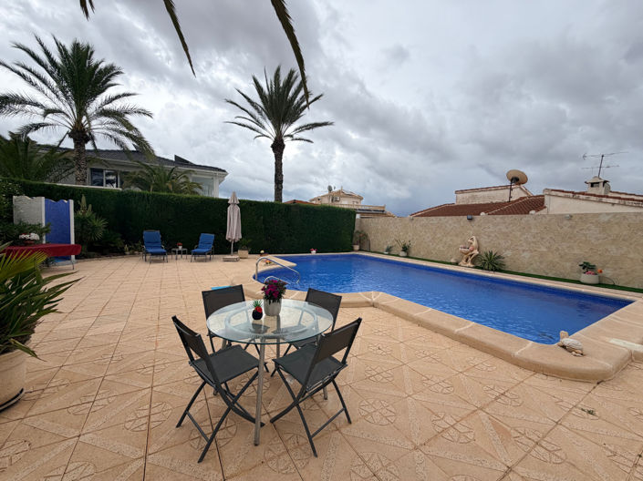Image No.42-5 Bed Villa for sale