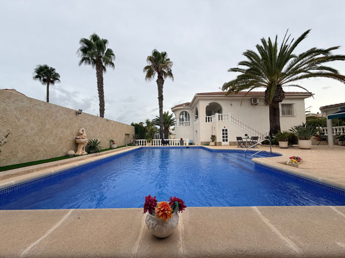 Image No.46-5 Bed Villa for sale