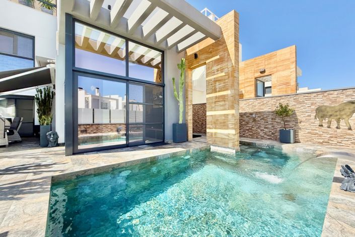 Image No.38-3 Bed Villa for sale