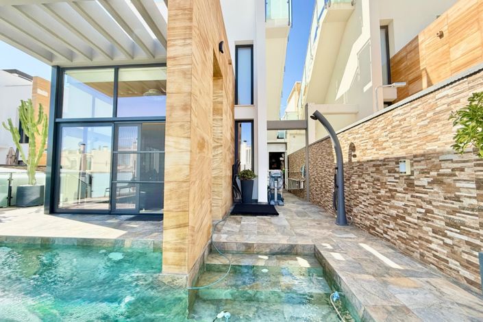 Image No.40-3 Bed Villa for sale
